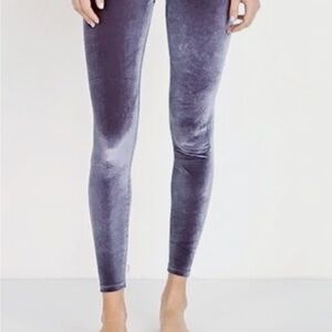 BEYOND YOGA Motion High-Waisted Velvet Leggings in Amethyst Purple Size M